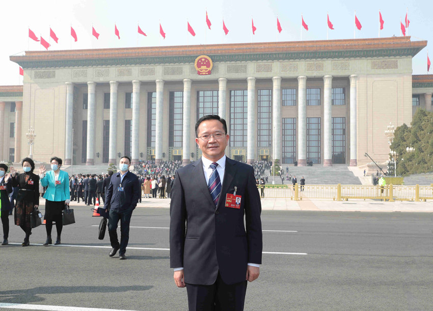踏上新征程 奋楫再出发——中国利来w66全国人大代表参会侧记
